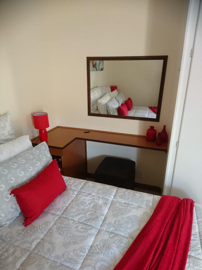 Chanelle Self Catering Bloemfontein Extérieur photo